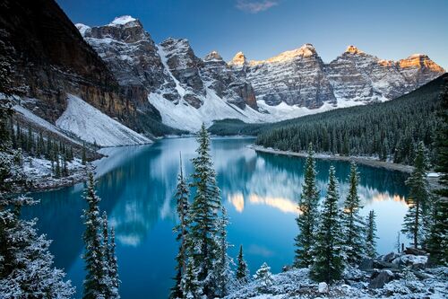 Valley of the Ten Peaks Valley of the Ten Peaks